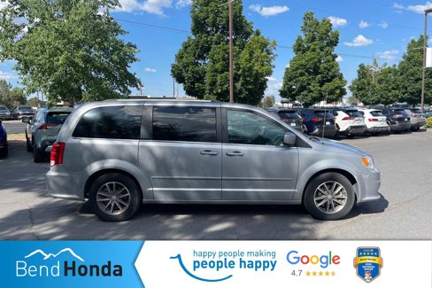Used 2017 Dodge Grand Caravan SXT image 8