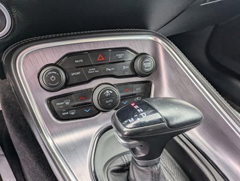 Used 2017 Dodge Challenger R/T image 18