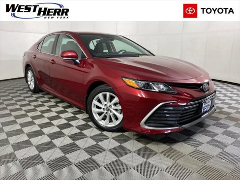 Certified 2022 Toyota Camry LE w/ Convenience Package image 1