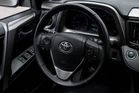 Used 2018 Toyota RAV4 XLE image 24