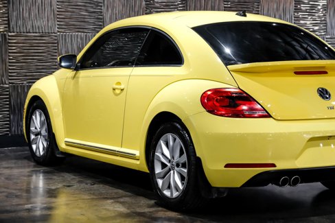 Used 2014 Volkswagen Beetle TDI image 16