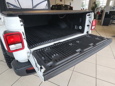 Certified 2022 Jeep Gladiator Sport image 44