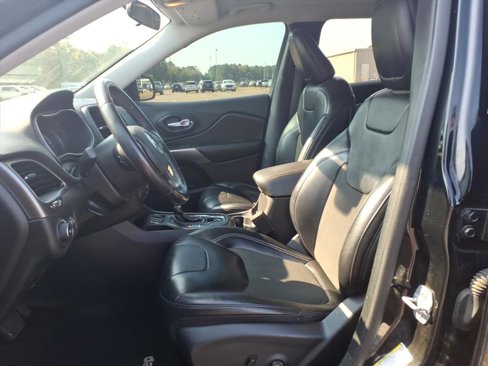 Used 2019 Jeep Cherokee Latitude Plus image 18