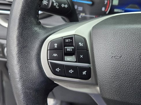 Used 2022 Ford Explorer XLT w/ Equipment Group 202A image 18