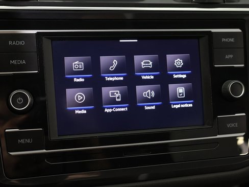 Used 2020 Volkswagen Tiguan S image 43