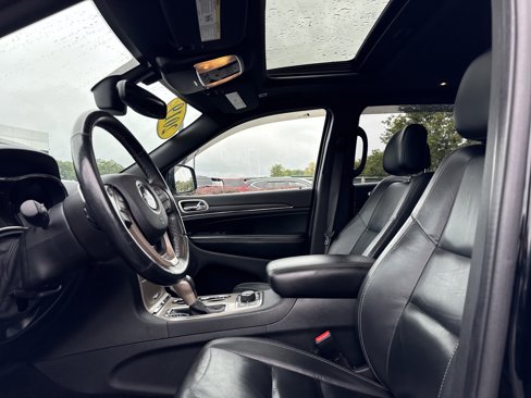 Used 2017 Jeep Grand Cherokee Limited image 11
