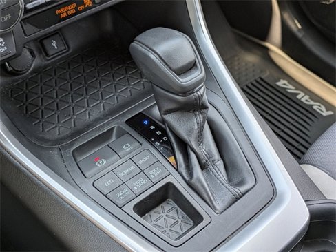 Used 2020 Toyota RAV4 XLE image 22