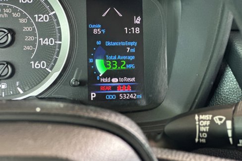 Used 2021 Toyota Corolla LE image 23