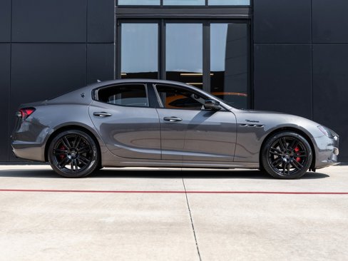 Used 2023 Maserati Ghibli Modena image 10