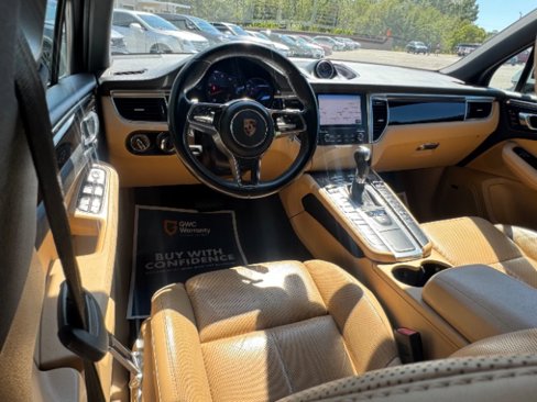 Used 2017 Porsche Macan image 11