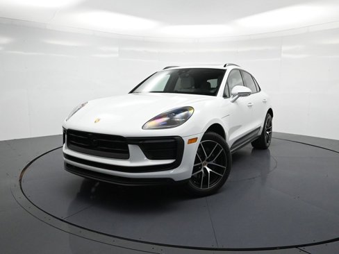 Certified 2025 Porsche Macan image 25
