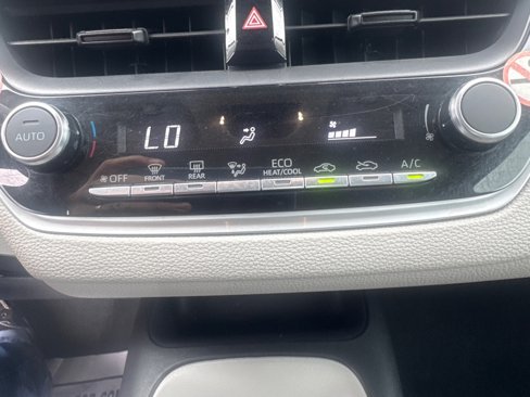 Used 2024 Toyota Corolla LE image 12