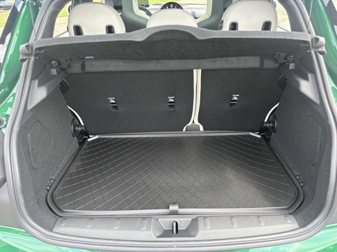New 2025 MINI Cooper 4-Door Hardtop image 9