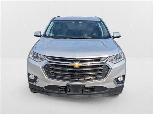 Used 2020 Chevrolet Traverse LT image 2