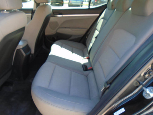 Used 2020 Hyundai Elantra SE w/ Cargo Package (C1) image 10