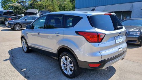 Used 2019 Ford Escape SE image 5