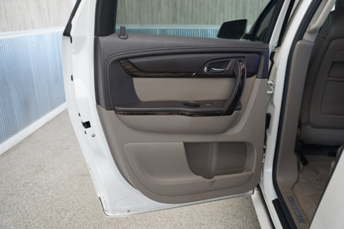 Used 2013 GMC Acadia Denali image 34
