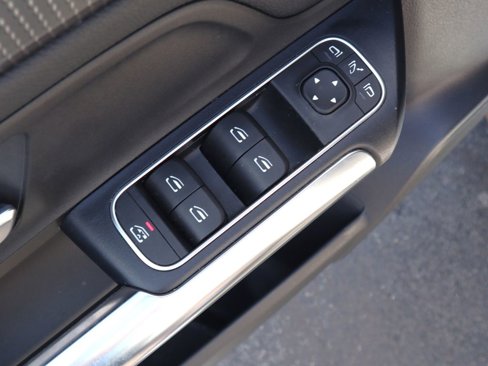Certified 2022 Mercedes-Benz GLA 250 4MATIC image 18