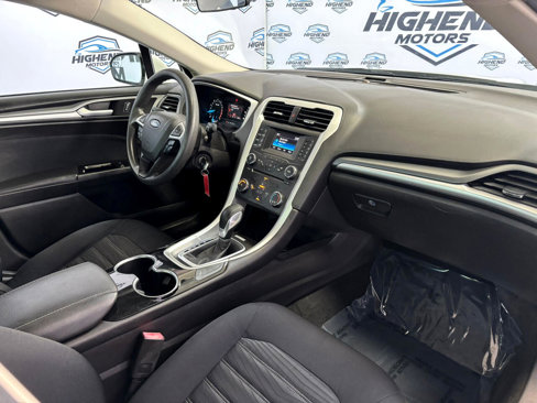 Used 2016 Ford Fusion SE image 22