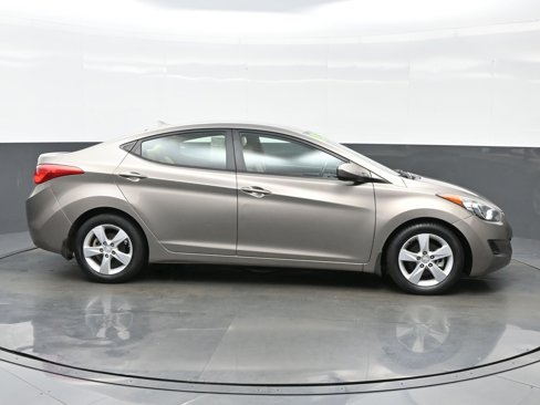 Used 2013 Hyundai Elantra GLS image 7