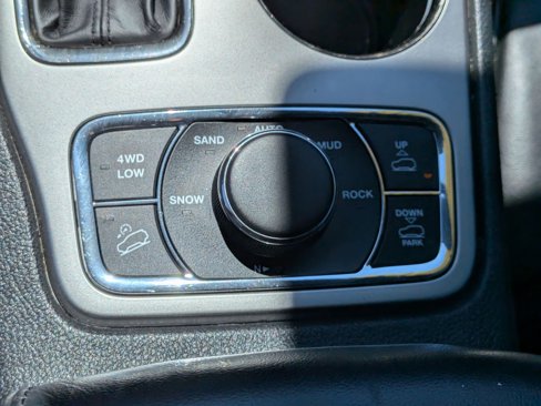 Used 2018 Jeep Grand Cherokee High Altitude image 28