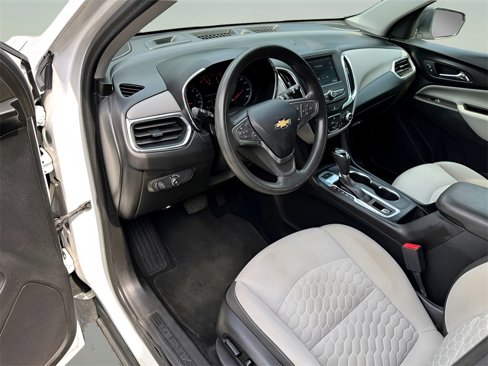 Used 2020 Chevrolet Equinox LS w/ LS Convenience Package image 2