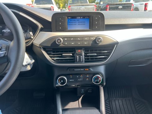 Used 2022 Ford Escape S image 25