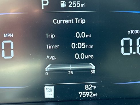 Certified 2025 Hyundai Elantra Sport image 33