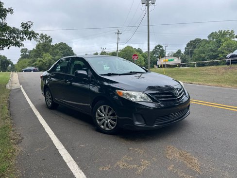 Used 2013 Toyota Corolla LE image 1