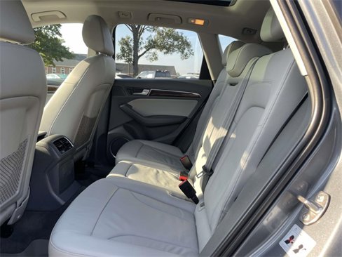 Used 2016 Audi Q5 2.0T Premium Plus w/ Technology Package image 12