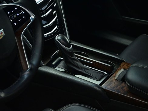 Used 2018 Cadillac XTS Luxury image 16