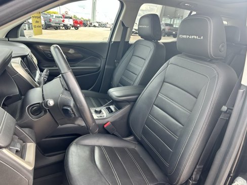 Used 2022 GMC Terrain Denali w/ Black Diamond Edition image 13