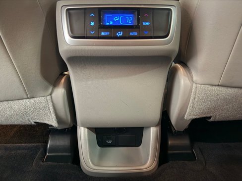 Used 2016 Toyota Highlander Limited image 34