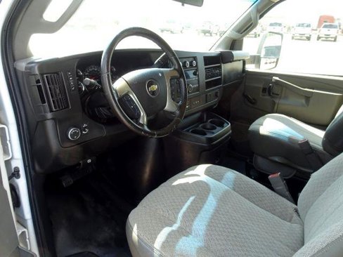 Used 2017 Chevrolet Express 3500 image 17