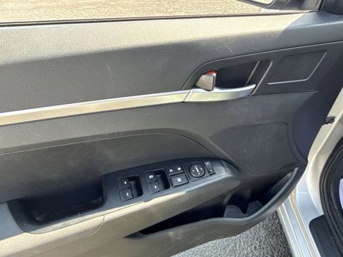 Used 2019 Hyundai Elantra SE w/ Cargo Package image 15