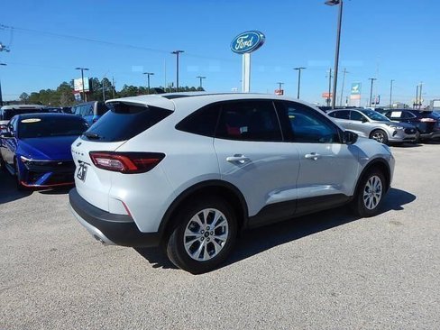 New 2025 Ford Escape Active w/ Cold Weather Package image 3