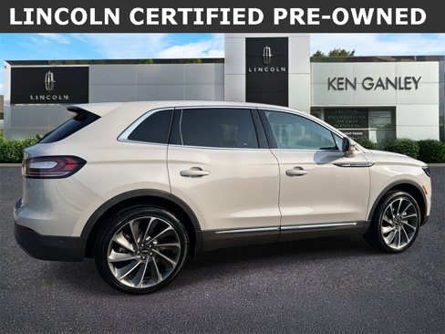 Used 2022 Lincoln Nautilus Reserve w/ Equipment Group 202A image 3