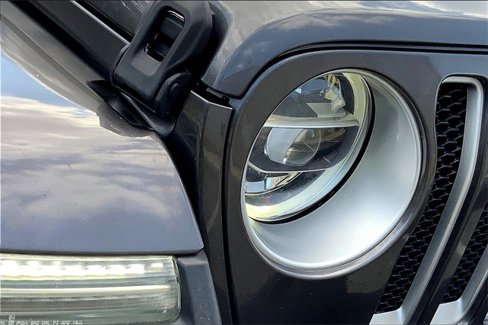 Used 2018 Jeep Wrangler Unlimited Sahara image 26