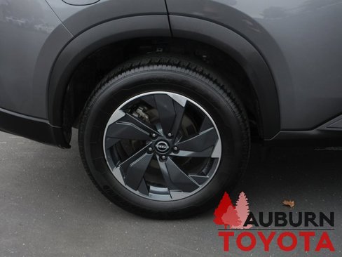 Used 2024 Nissan Rogue SV image 4