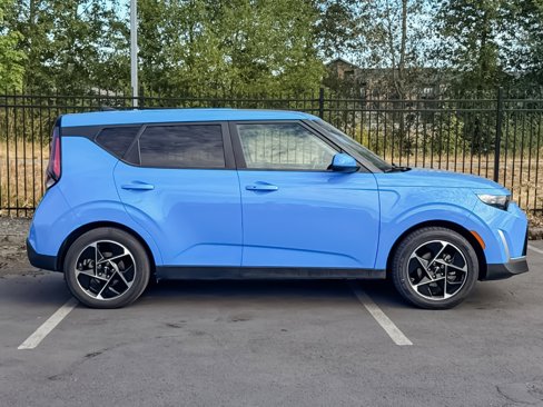 Used 2023 Kia Soul EX image 3