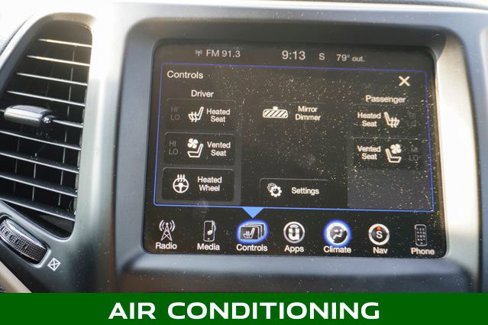 Used 2016 Jeep Cherokee Limited image 18