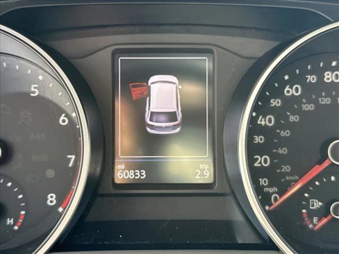 Used 2018 Volkswagen Tiguan SE w/ Panoramic Sunroof Package image 17