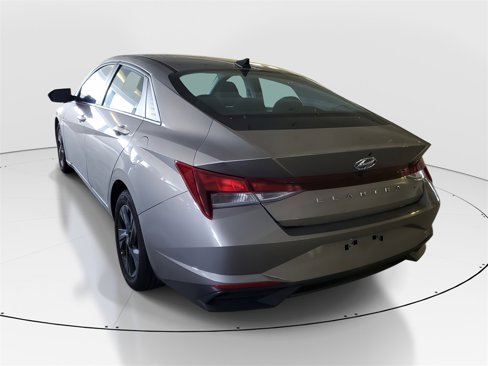 Certified 2023 Hyundai Elantra SEL w/ Preferred Accessory Package image 4