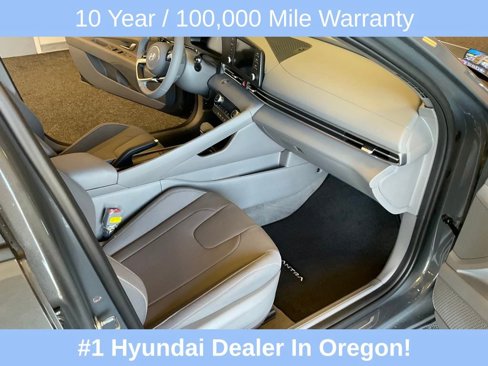 New 2025 Hyundai Elantra Sport image 21