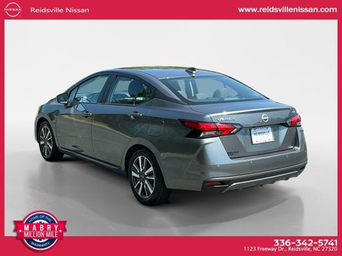 Used 2023 Nissan Versa SV image 4