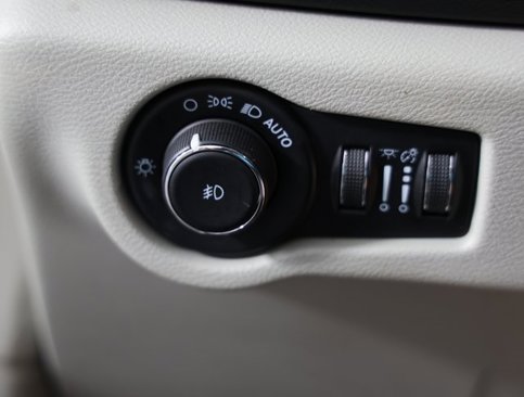 Used 2022 Chrysler Pacifica Touring-L image 26