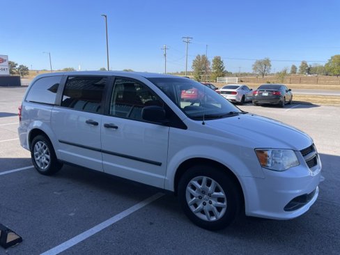 Used 2015 RAM C/V Tradesman w/ UConnect Hands-Free Group image 3