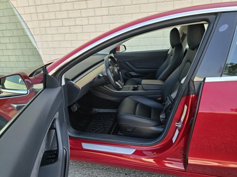 Used 2018 Tesla Model 3 Long Range image 18