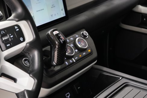 Used 2020 Land Rover Defender 110 First Edition image 23