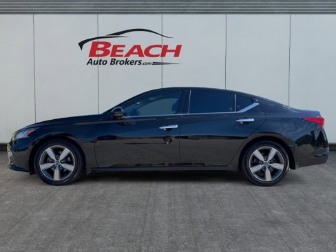 Used 2019 Nissan Altima 2.5 SV image 2